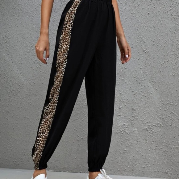 Sporty black colorblock leopard side elastic high waist tapered joggers Sz M - Picture 4 of 5